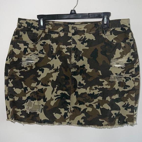 Traffic Jeans Wear distressed camouflage skirt camo - Picture 2 of 5